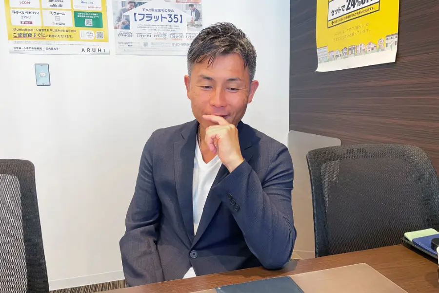 「住宅ローン利用者はもちろん、業者の多くが【フラット３５】と言えばARUHIと認識しているため、商品としておすすめしやすい」と三浦さんの写真